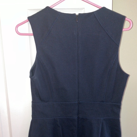 Navy blue Banana Republic sheath dress in size 8 - Picture 7 of 8